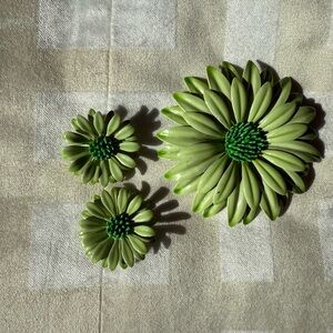 Vintage  Bright Green  Floral Brooch Set